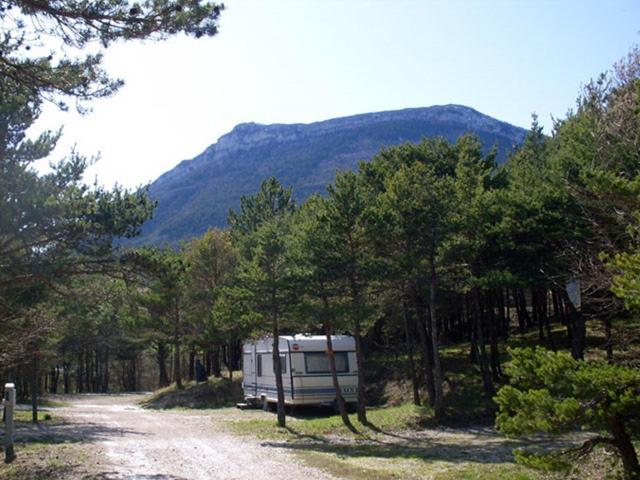 Camping La Chabannerie Hotel Saint-Martin-de-Clelles Kültér fotó
