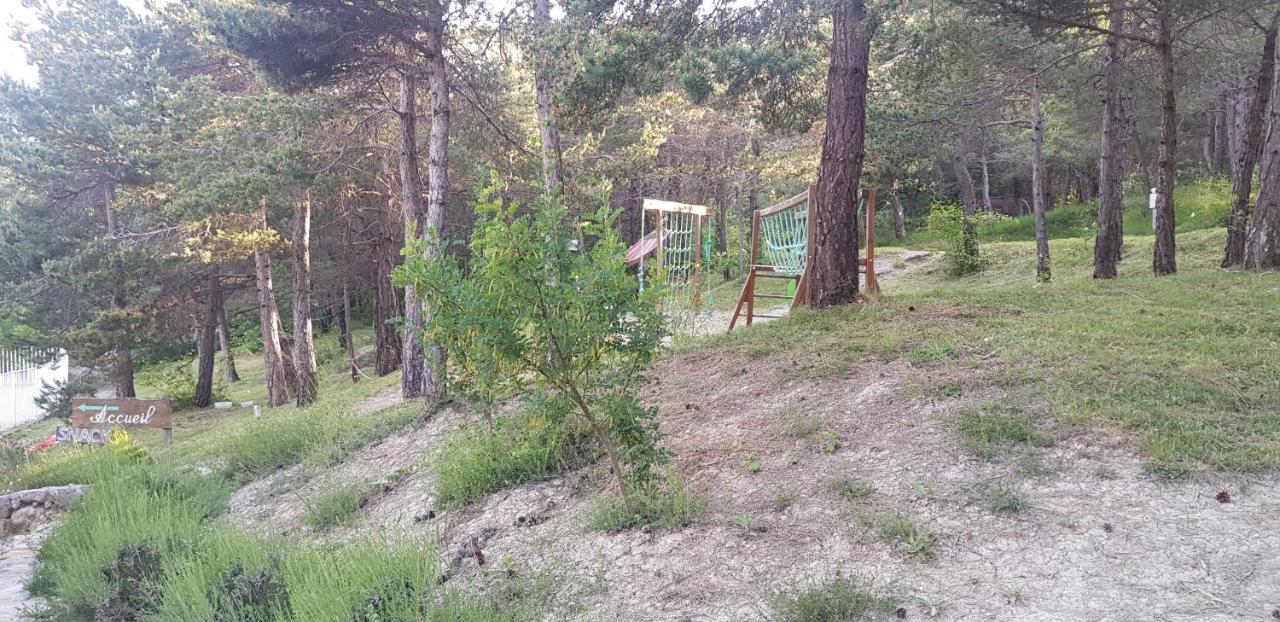 Camping La Chabannerie Hotel Saint-Martin-de-Clelles Kültér fotó